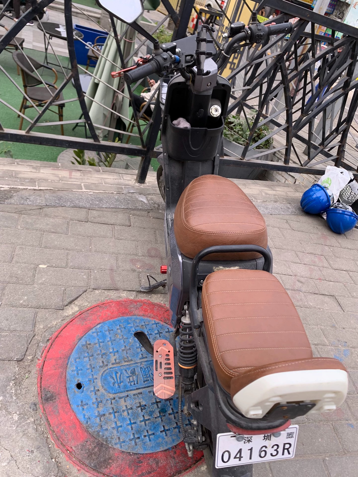 出售一台个人闲置电动车，有电瓶，充满电能行驶30公里左右，，自提。